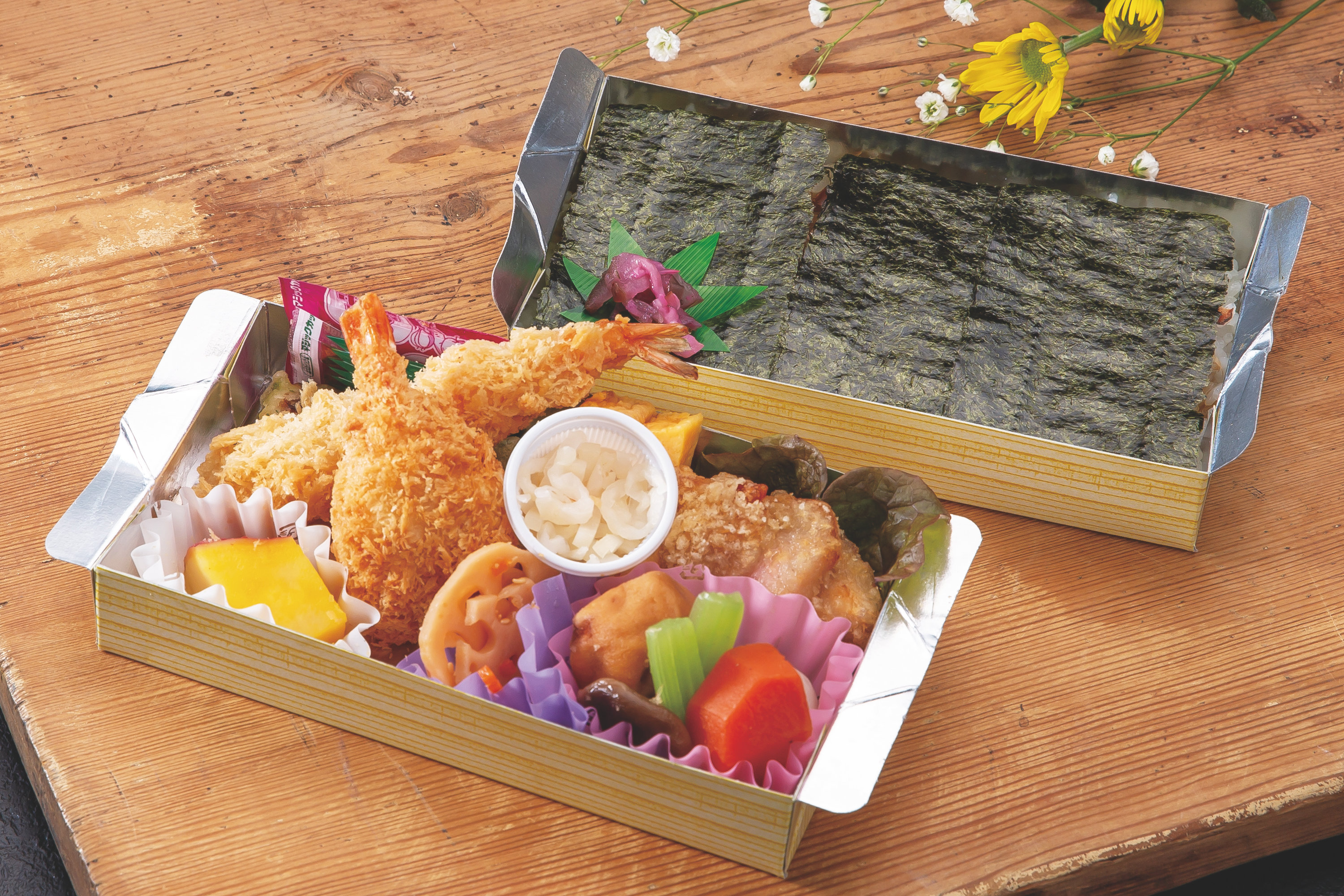 海老フライと海老クリームコロッケの２段弁当